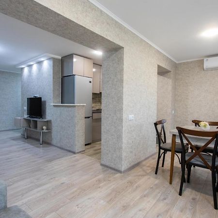 Ninia'S Apartment كوتايسي المظهر الخارجي الصورة