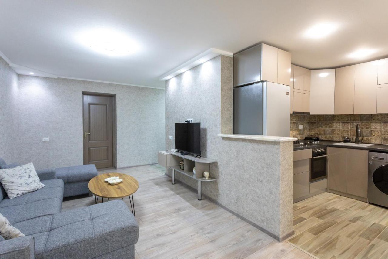 Ninia'S Apartment كوتايسي المظهر الخارجي الصورة