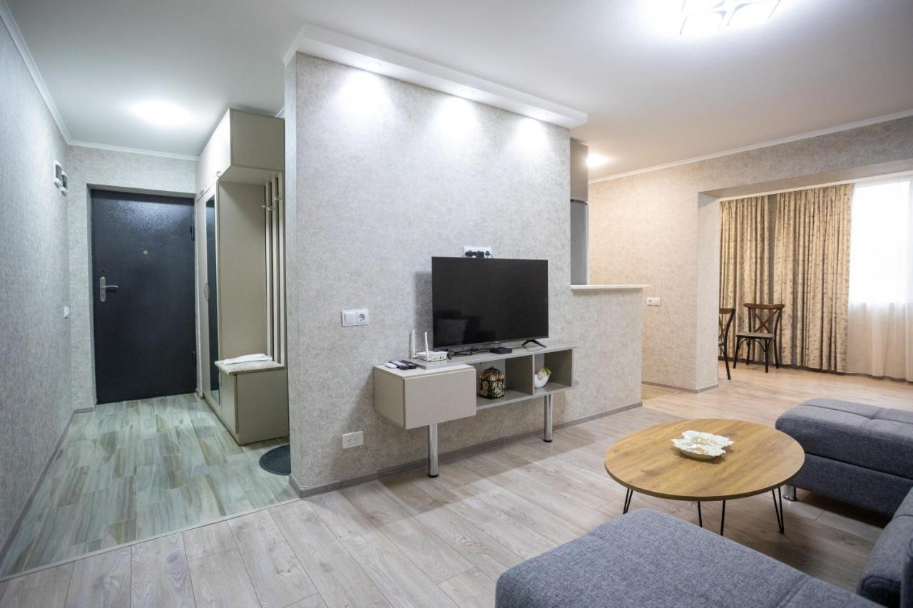 Ninia'S Apartment كوتايسي المظهر الخارجي الصورة