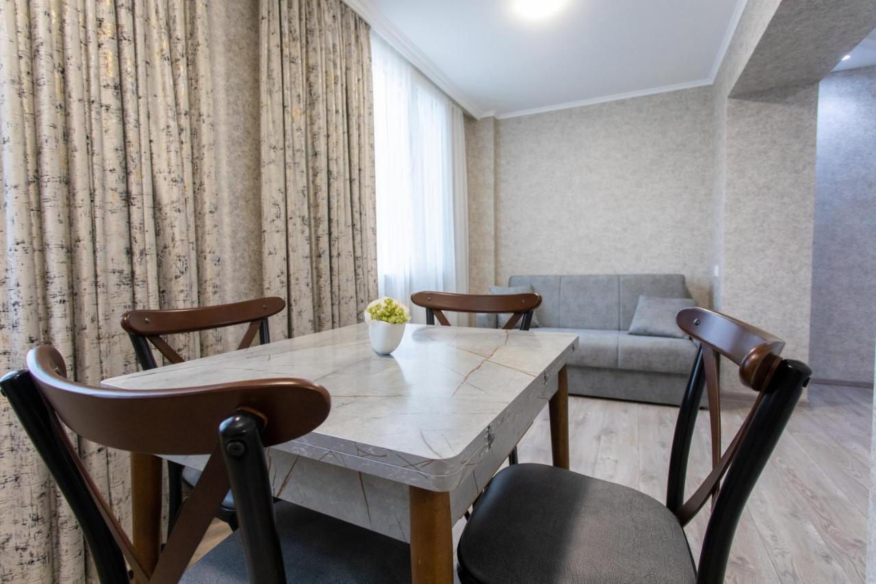 Ninia'S Apartment كوتايسي المظهر الخارجي الصورة