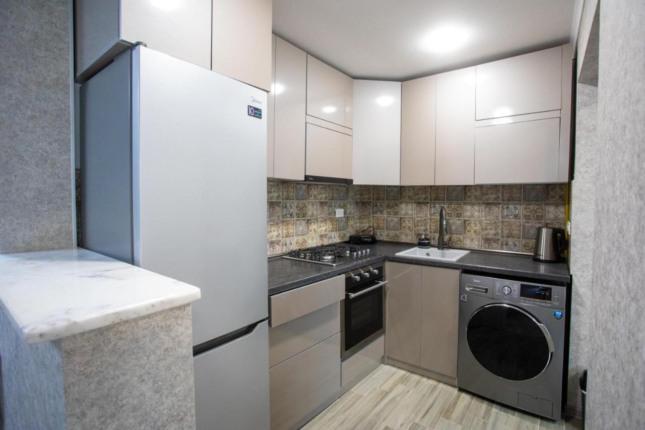 Ninia'S Apartment كوتايسي المظهر الخارجي الصورة