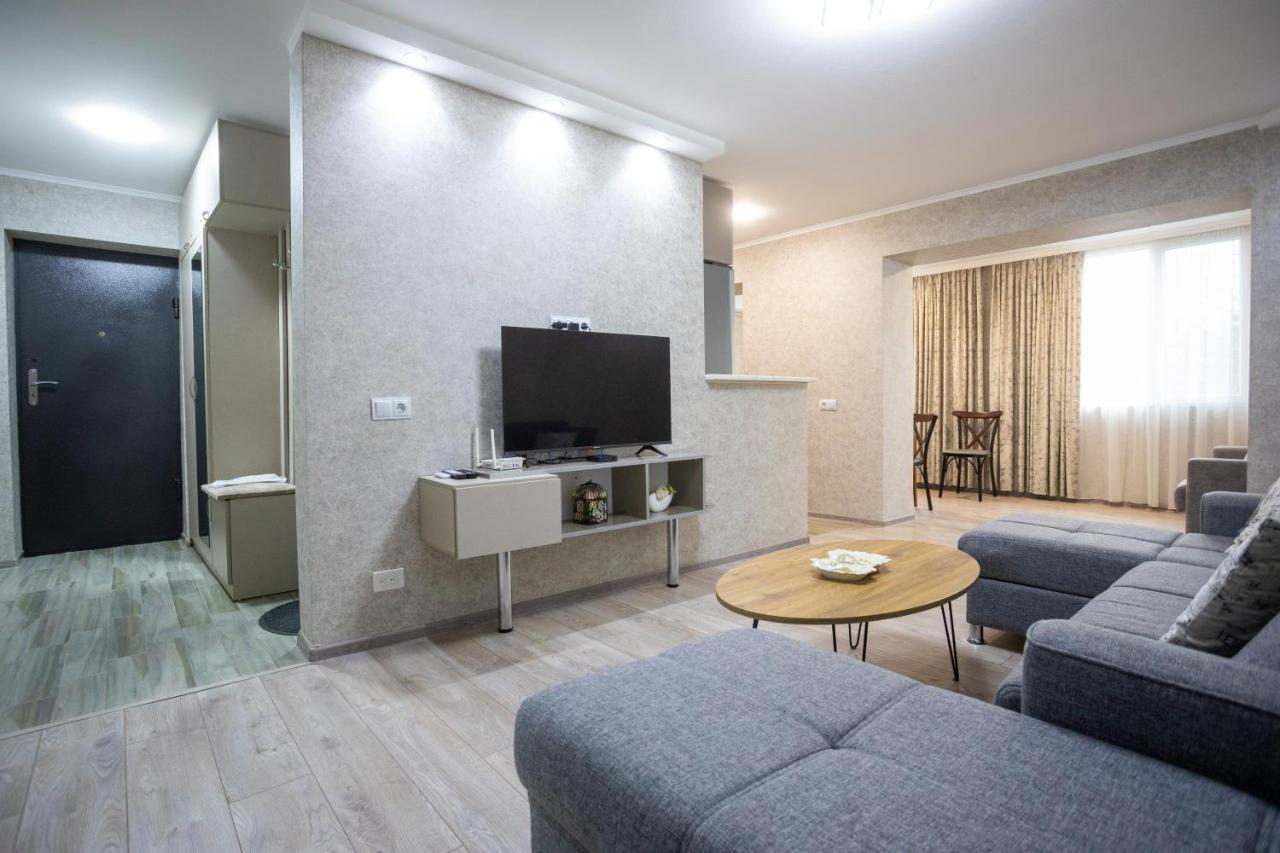 Ninia'S Apartment كوتايسي المظهر الخارجي الصورة