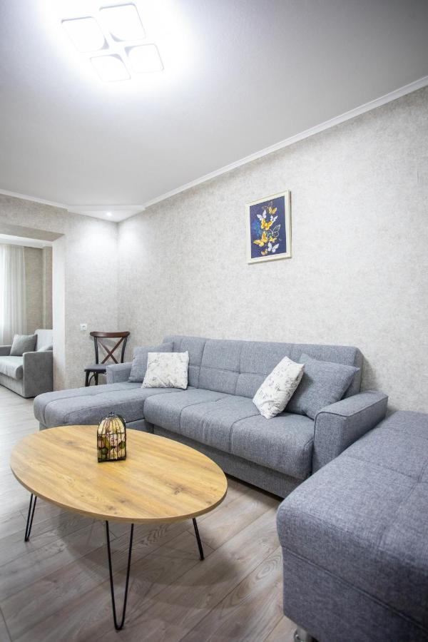 Ninia'S Apartment كوتايسي المظهر الخارجي الصورة